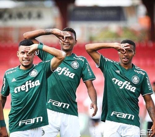 比赛初期互 比赛初期互