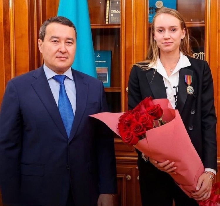 零食往往是 零食往往是