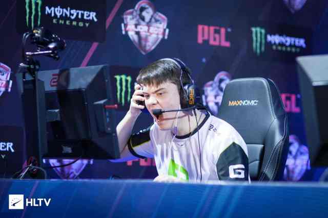 容实力平平 容实力平平